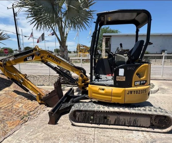 2018 CATERPILLAR MINI EXCAVATOR 303.5E2 CR. LOW HOURS 001