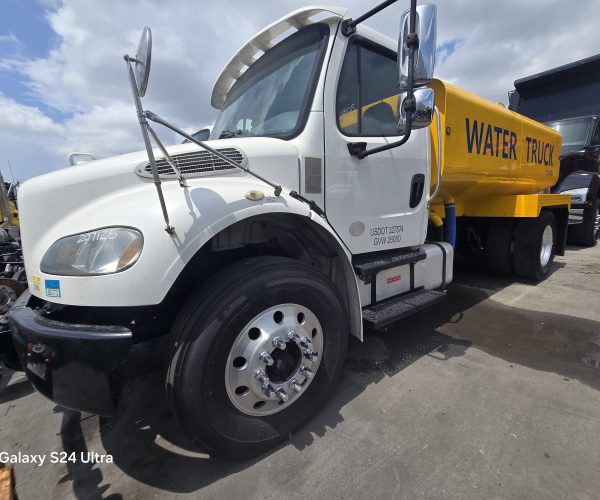 2018 FREIGHTLINER 2,500 GALLON WATER TRUCK 002