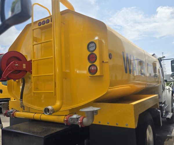 2018 FREIGHTLINER 2,500 GALLON WATER TRUCK 004