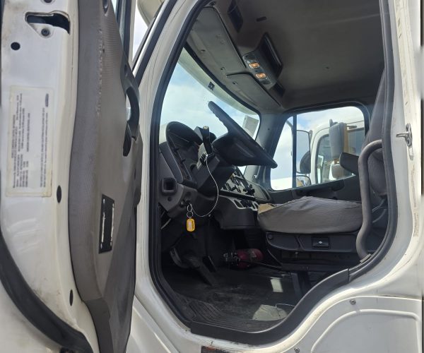 2018 FREIGHTLINER 2,500 GALLON WATER TRUCK 006
