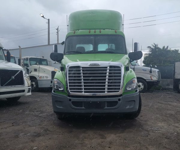 2018 FREIGHTLINER CASCADIA DAY CAB TANDEM 003