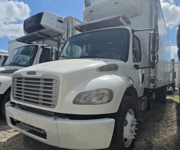 2018 FREIGHTLINER M2 106 REFRIGERATED BOX TRUCK 24FT 001