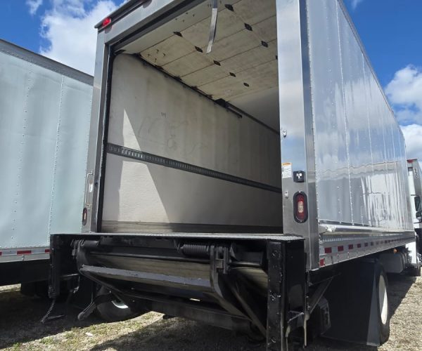 2018 FREIGHTLINER M2 106 REFRIGERATED BOX TRUCK 24FT 003