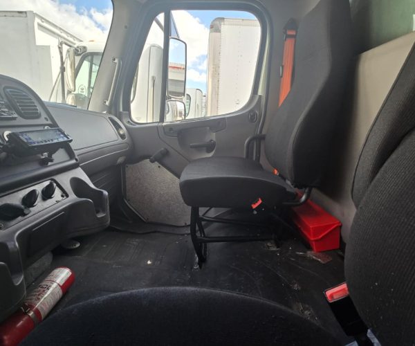 2018 FREIGHTLINER M2 106 REFRIGERATED BOX TRUCK 24FT 010