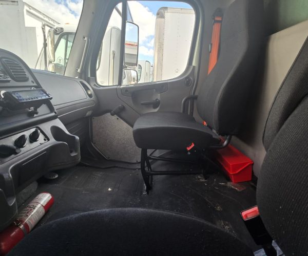 2018 FREIGHTLINER M2 106 REFRIGERATED BOX TRUCK 24FT 012