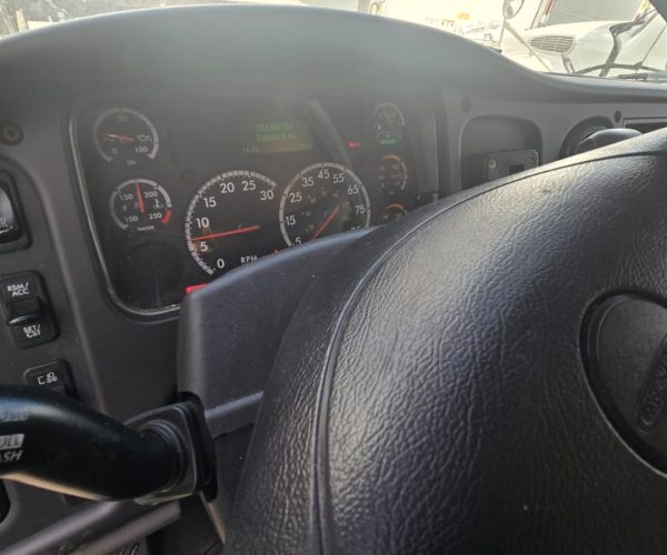 2018 FREIGHTLINER M2 106 REFRIGERATED BOX TRUCK 24FT 013