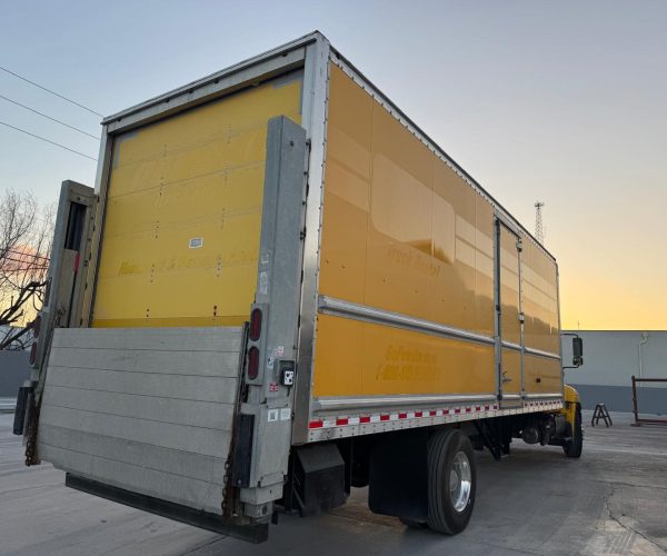2018 HINO 268 26FT BOX TRUCK WLIFT GATE & SIDE DOOR 003