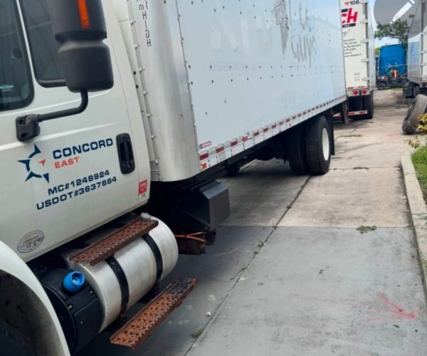 2018 INTERNATIONAL 26 FT BOX TRUCK EXTENDED CAB SLEEPER 002