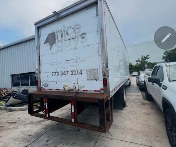 2018 INTERNATIONAL 26 FT BOX TRUCK EXTENDED CAB SLEEPER 004