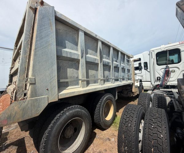 2018 INTERNATIONAL HV DUMP TRUCK TANDEM AXLE 006