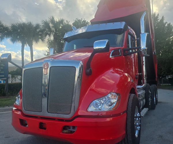 2018 KENWORTH T680 DUMP TRUCK TRI-AXLE 001