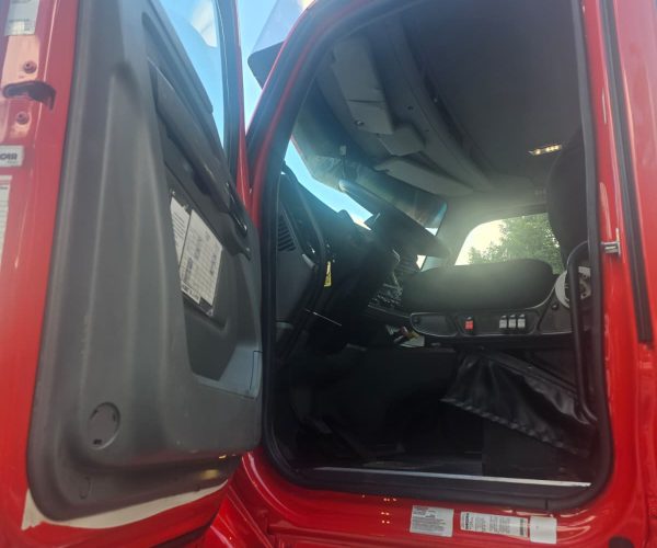 2018 KENWORTH T680 DUMP TRUCK TRI-AXLE 006