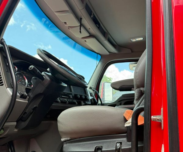 2018 KENWORTH T680 DUMP TRUCK TRI-AXLE 007