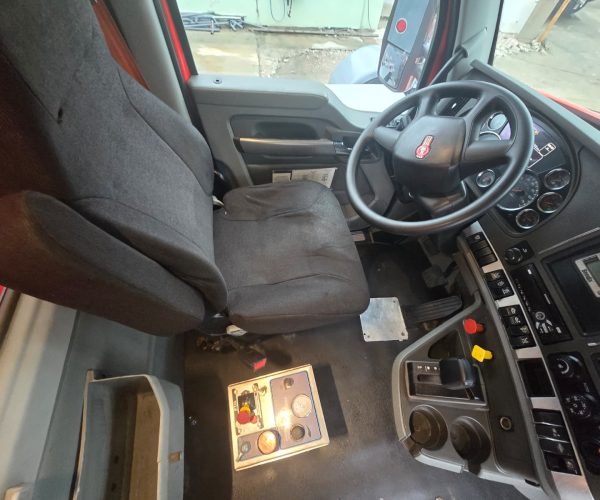 2018 KENWORTH T680 DUMP TRUCK TRI-AXLE 008