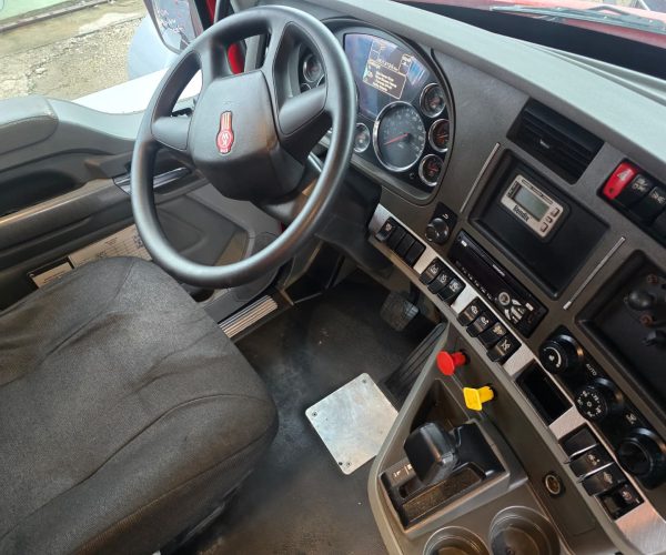 2018 KENWORTH T680 DUMP TRUCK TRI-AXLE 009