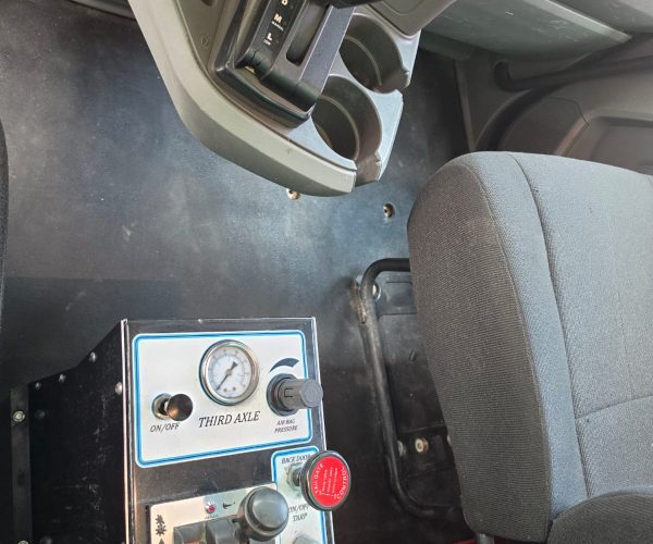 2018 KENWORTH T680 DUMP TRUCK TRI-AXLE 009