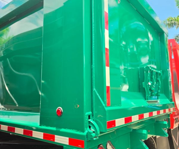 2018 KENWORTH T680 DUMP TRUCK TRI-AXLE 015