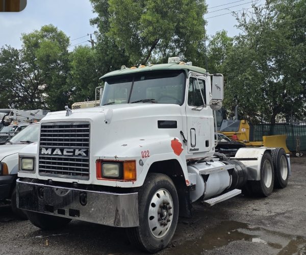 2018 MACK CH DAY CAB TANDEM WITH PTO PUMP 001