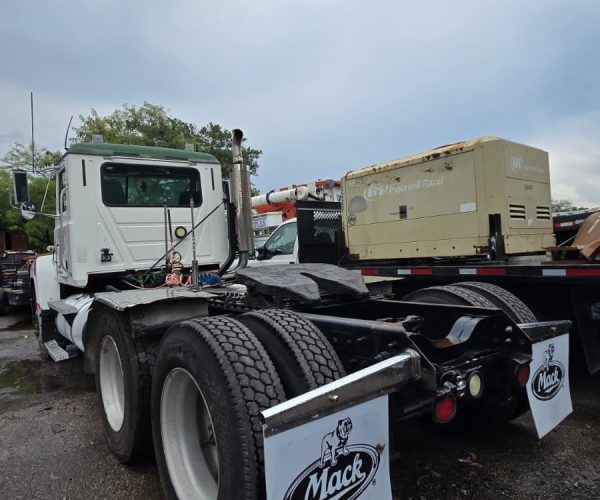 2018 MACK CH DAY CAB TANDEM WITH PTO PUMP 004