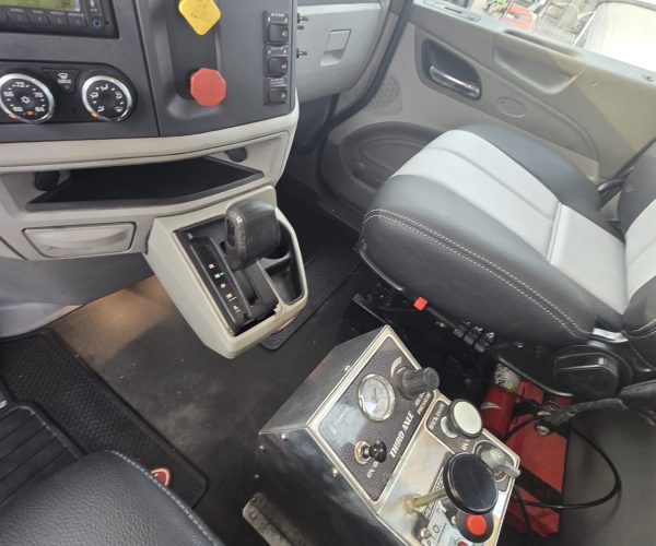 2018 PETERBILT 579 DUMP TRUCK TRI AXLE 005