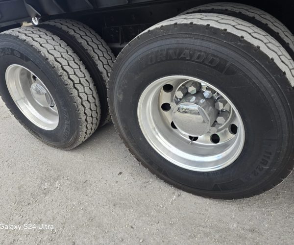 2018 PETERBILT 579 DUMP TRUCK TRI AXLE 007