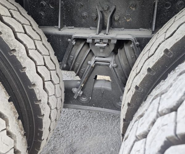 2018 PETERBILT 579 DUMP TRUCK TRI AXLE 008