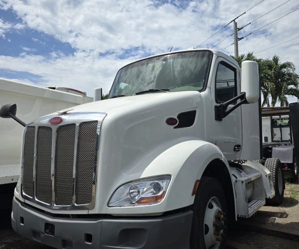 2018 PETERBILT DAY CAB TRUCK SINGLE AXLE 001