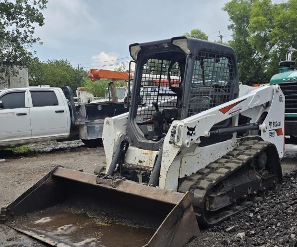 2018 T550 SKID STEER BOBCAT W HIGH FLOW BRAND NEW STEER RUBBER 001