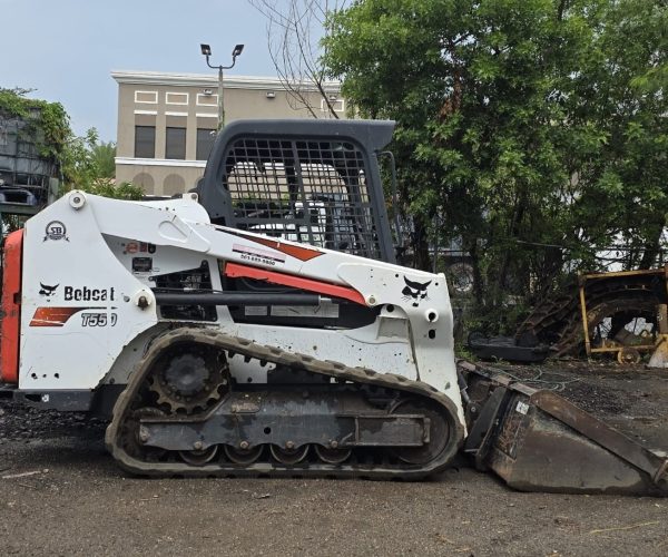 2018 T550 SKID STEER BOBCAT W HIGH FLOW BRAND NEW STEER RUBBER 003