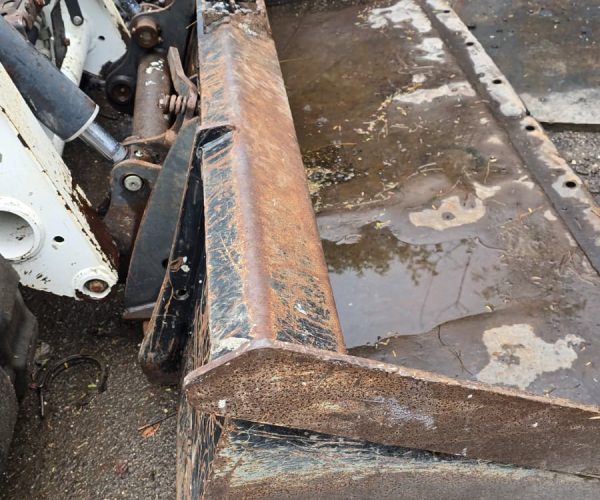 2018 T550 SKID STEER BOBCAT W HIGH FLOW BRAND NEW STEER RUBBER 008