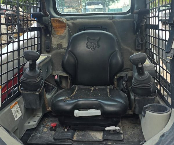 2018 T550 SKID STEER BOBCAT WITH HIGH FLOW & BRAND NEW STEER 008