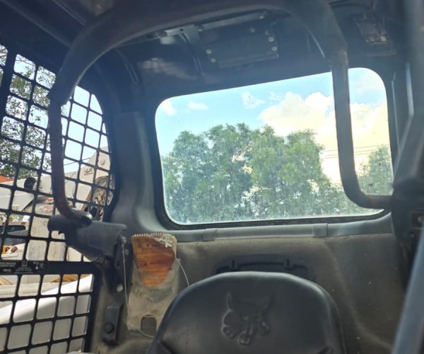 2018 T550 SKID STEER BOBCAT WITH HIGH FLOW & BRAND NEW STEER 009