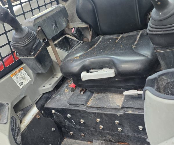 2018 T550 SKID STEER BOBCAT WITH HIGH FLOW & BRAND NEW STEER 012