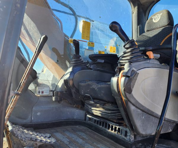 2019 CASE CX130D EXCAVATOR ENCLOSED CAB 010