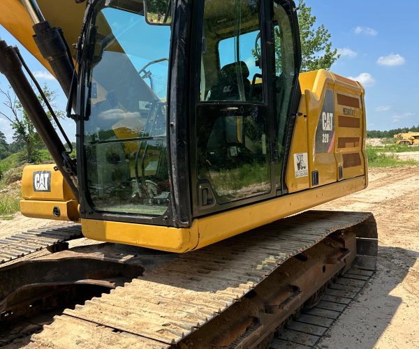 2019 CATERPILLAR 320 EXCAVATOR CAB AC BUCKET WTHUMB 008