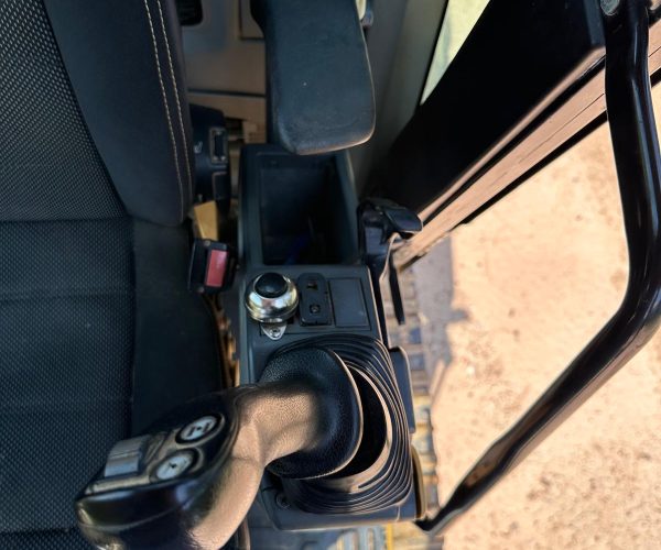 2019 CATERPILLAR 320 EXCAVATOR CAB AC BUCKET WTHUMB 015