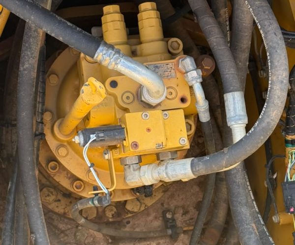 2019 CATERPILLAR 320 EXCAVATOR WITH ENCLOSED CAB & AC 024