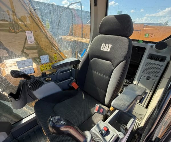 2019 CATERPILLAR 323 EXCAVATOR WITH ENCLOSED CAB & AC 010