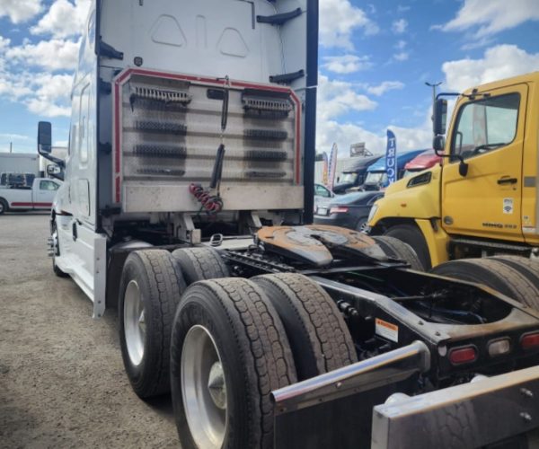 2019 FREIGHTLINER CASCADIA 126 004