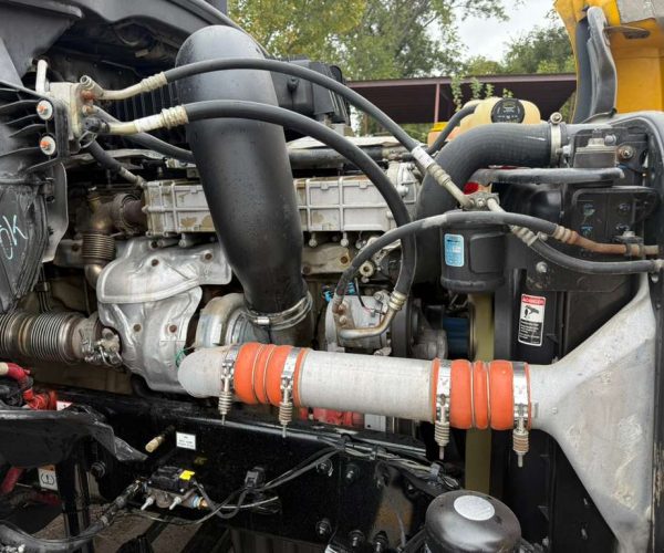 2019 FREIGHTLINER CASCADIA 126 DAY CAB TANDEM 010