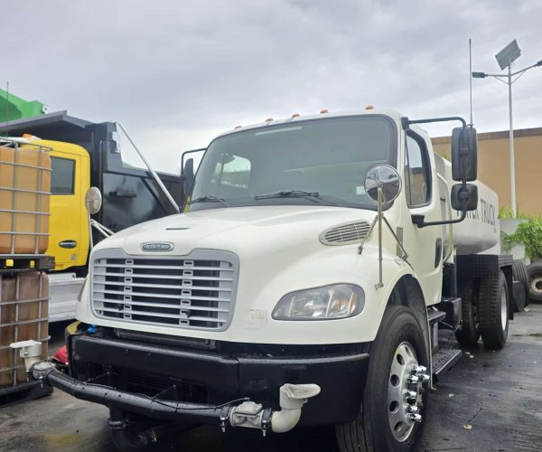 2019 FREIGHTLINER M2 106 WATER TRUCK 2,500 GALLONS 001