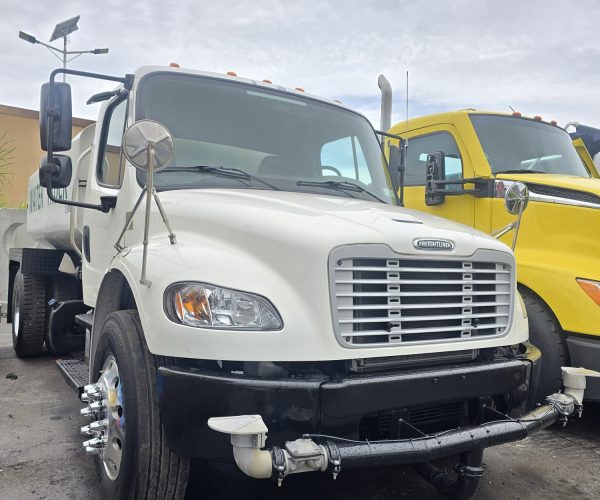 2019 FREIGHTLINER M2 106 WATER TRUCK 2,500 GALLONS 002