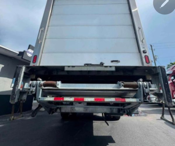 2019 FREIGHTLINER REFRIGERATED BOX TRUCK 26 FT WITH LIFTGATE 002