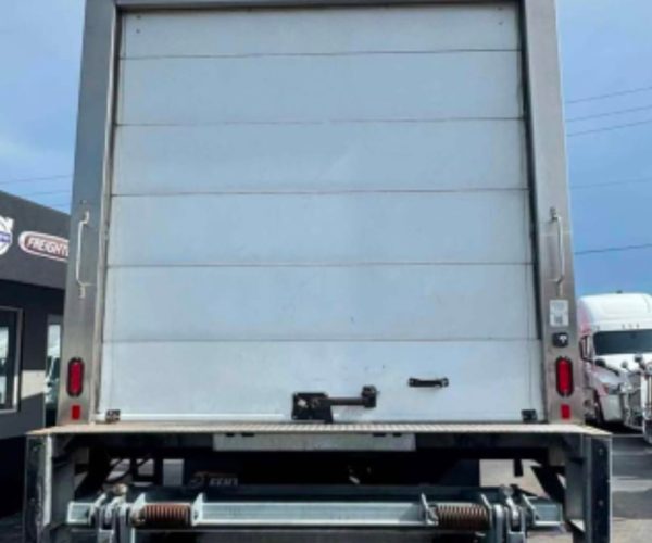 2019 FREIGHTLINER REFRIGERATED BOX TRUCK 26 FT WITH LIFTGATE 004