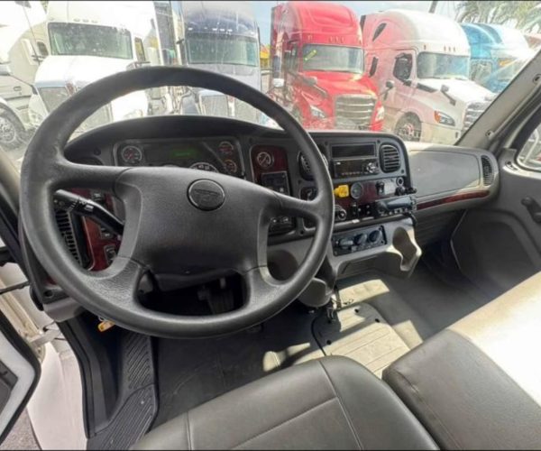 2019 FREIGHTLINER REFRIGERATED BOX TRUCK 26 FT WITH LIFTGATE 008