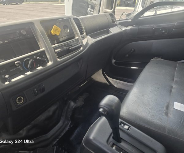 2019 HINO 268 BOX TRUCK 26FT -25.950 LBS GVW NO CDL REQUIRED 008