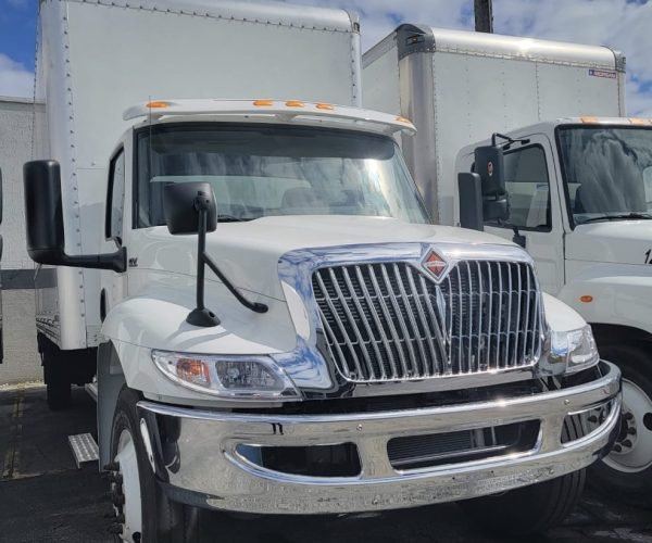 2019 INTERNATIONAL BOX TRUCK 26FT WITH LIFT GATE 001