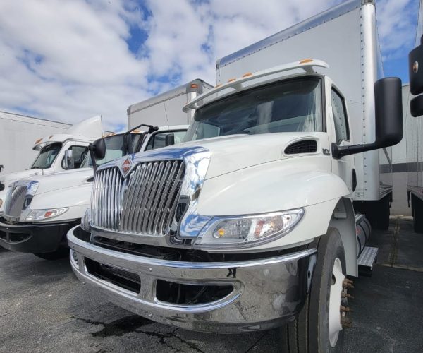 2019 INTERNATIONAL BOX TRUCK 26FT WITH LIFT GATE 002