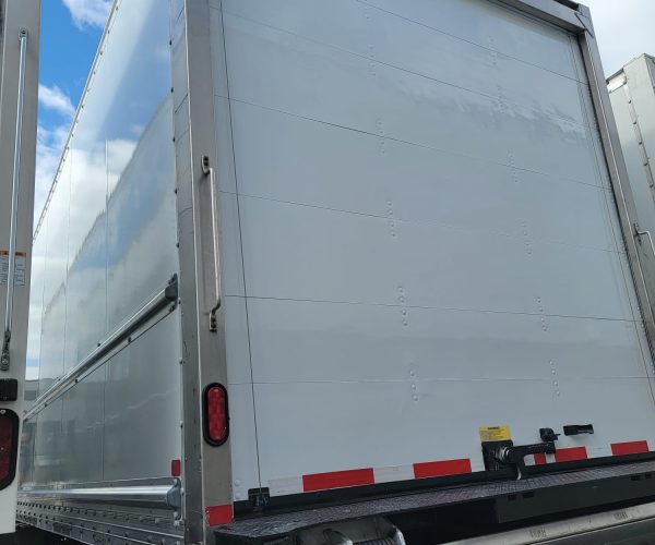 2019 INTERNATIONAL BOX TRUCK 26FT WITH LIFT GATE 003