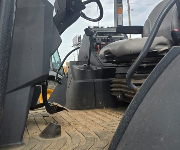 2019 JOHN DEERE 310L BACKHOE 4X4 OPEN CAB 007
